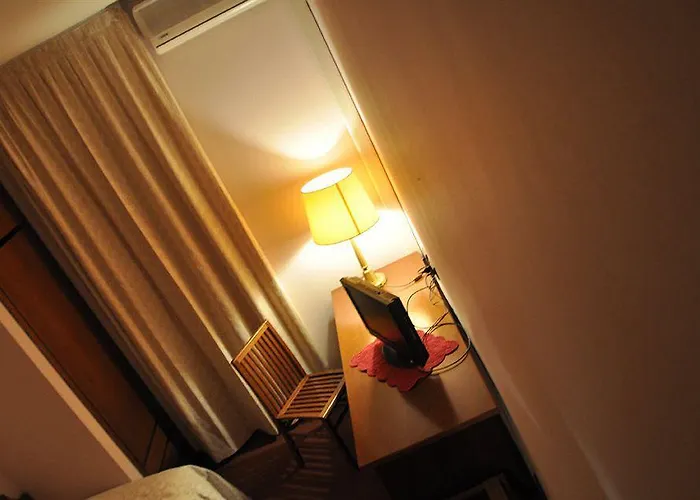 Ponte Vecchio Hotel 2*